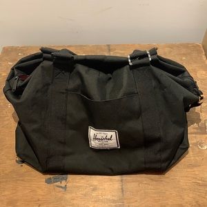 ⭐️NEW PRICE⭐️Herschel Travel Gym Bag in Black with Pink Lining